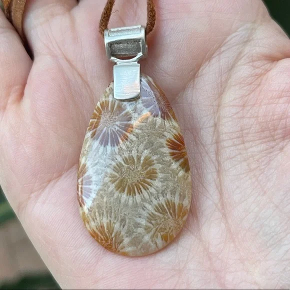 Fossilized coral sterling silver tan suede pendant necklace - Picture 9 of 10